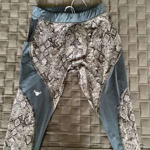 Python Matador Meggings.